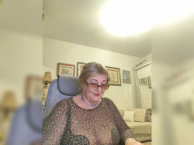 KarinkaSweet's BongaCams show and profile