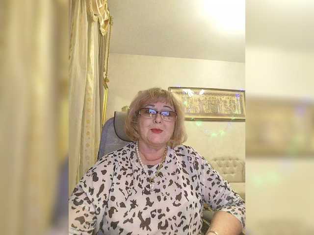 KarinkaSweet's BongaCams show and profile