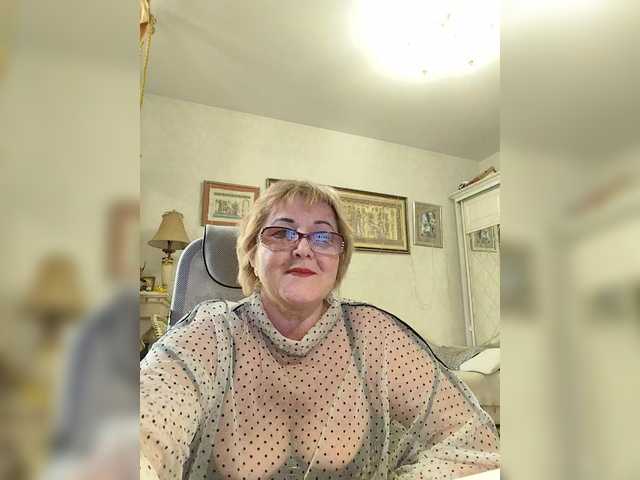 KarinkaSweet's BongaCams show and profile