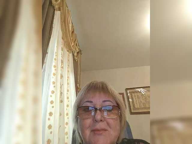 KarinkaSweet's BongaCams show and profile