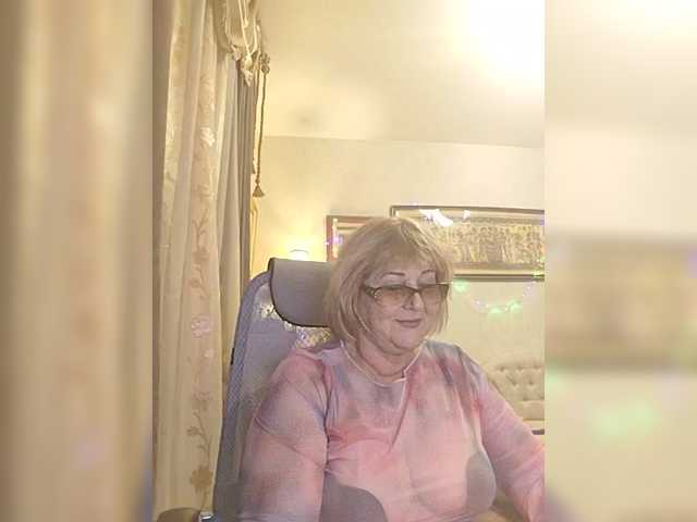 KarinkaSweet's BongaCams show and profile