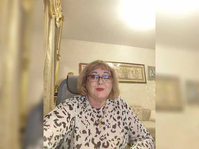 KarinkaSweet's BongaCams show and profile