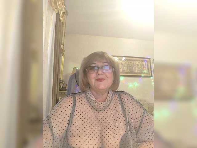 KarinkaSweet's BongaCams show and profile