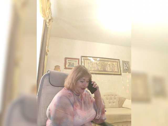 KarinkaSweet's BongaCams show and profile