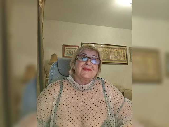 KarinkaSweet's BongaCams show and profile