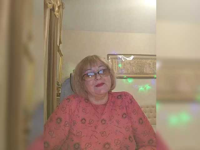 KarinkaSweet's BongaCams show and profile