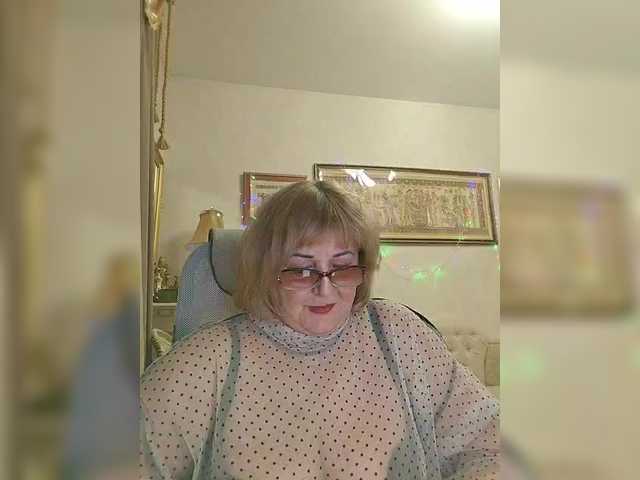 KarinkaSweet's BongaCams show and profile