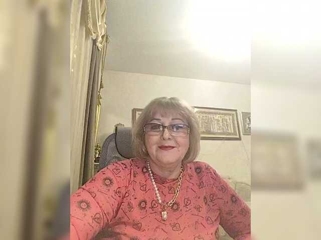 KarinkaSweet's BongaCams show and profile