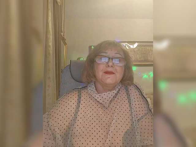 KarinkaSweet's BongaCams show and profile