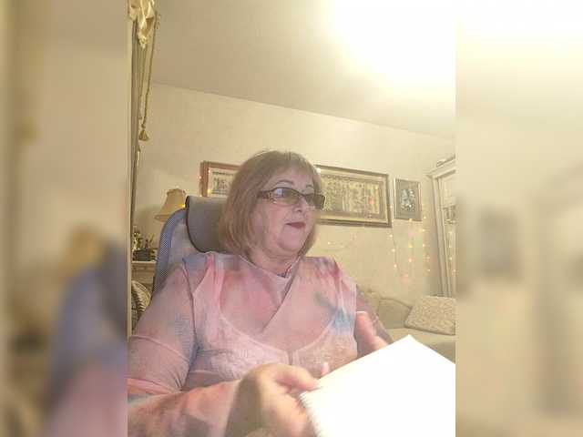 KarinkaSweet's BongaCams show and profile