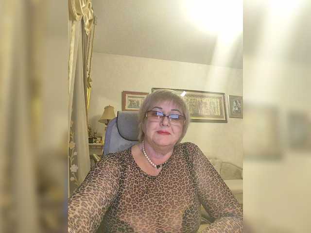 KarinkaSweet's BongaCams show and profile