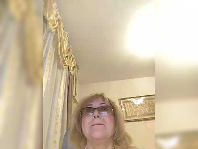 KarinkaSweet's BongaCams show and profile