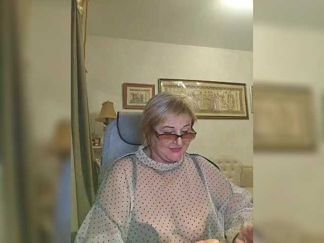 KarinkaSweet's BongaCams show and profile