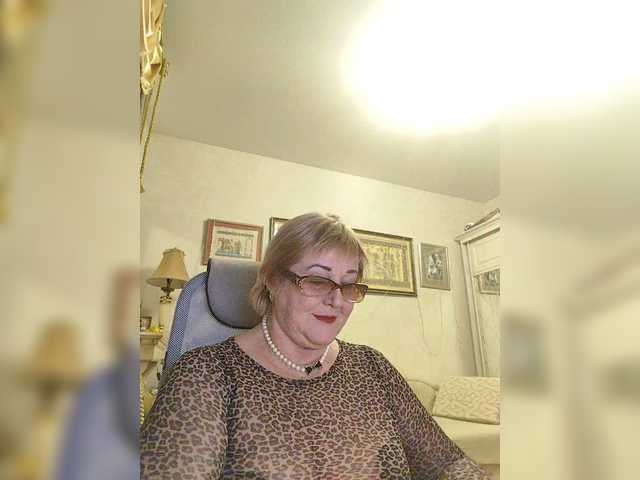 KarinkaSweet's BongaCams show and profile