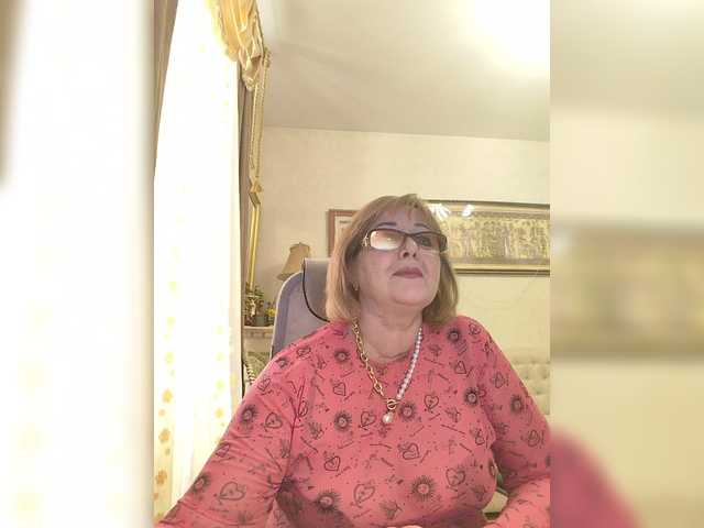 KarinkaSweet's BongaCams show and profile