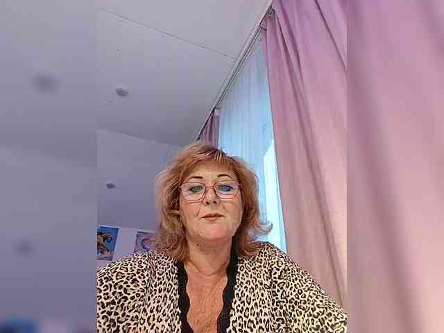 KarinkaSweet webcam