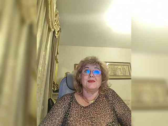 KarinkaSweet webcam