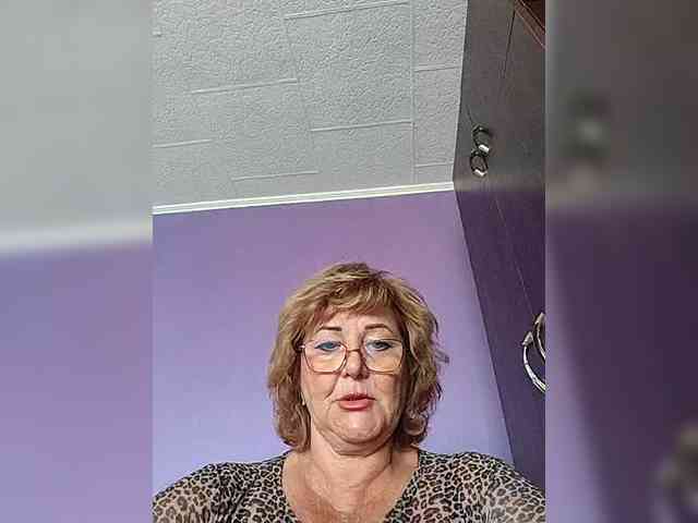 KarinkaSweet webcam