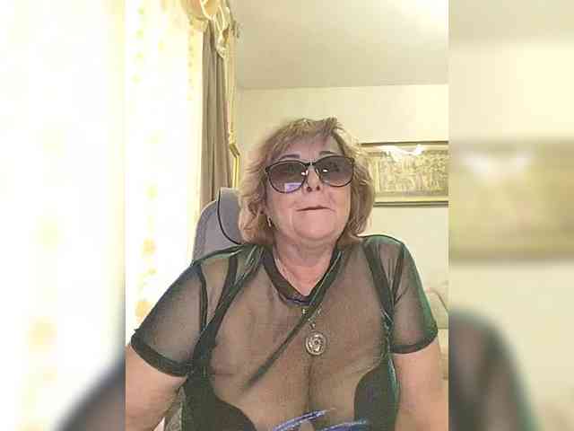 KarinkaSweet webcam