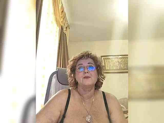 KarinkaSweet webcam