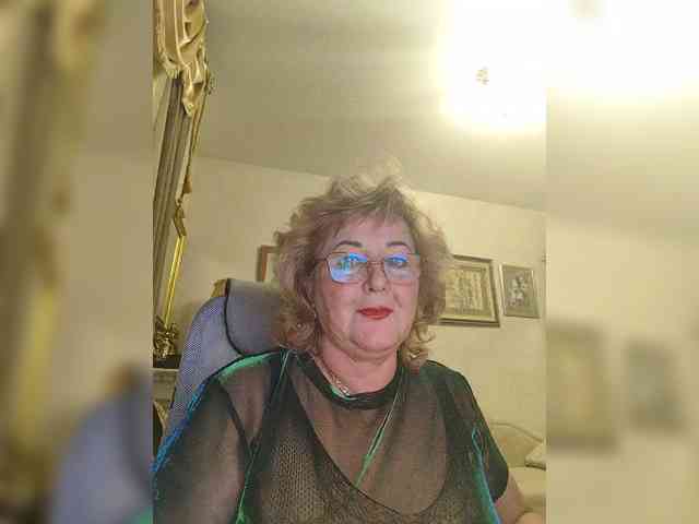 KarinkaSweet webcam