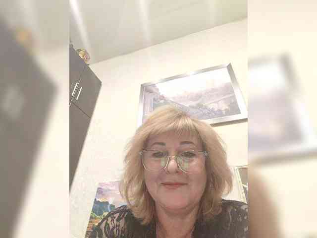 KarinkaSweet webcam