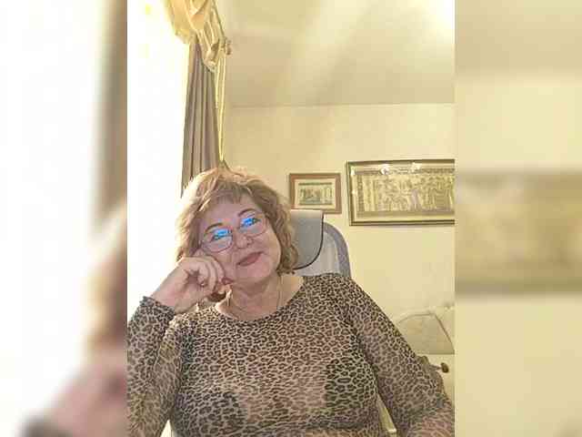KarinkaSweet webcam
