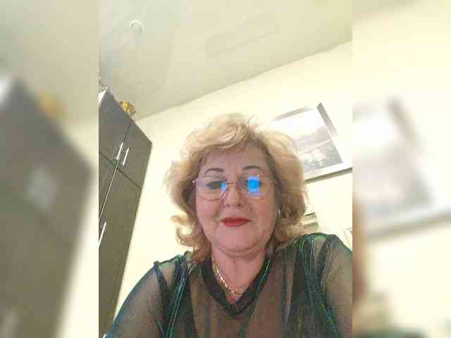 KarinkaSweet webcam