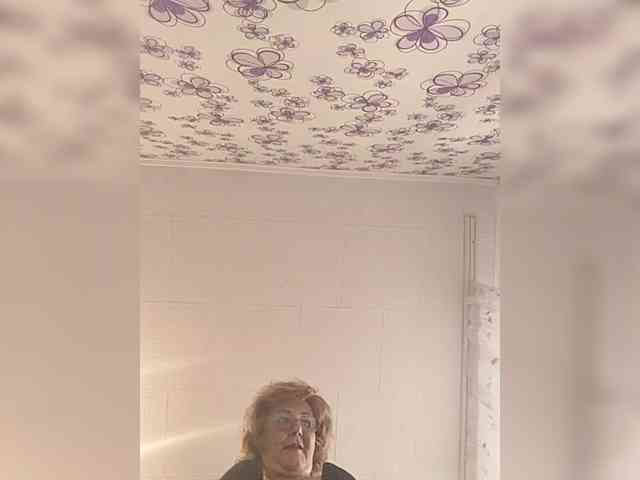 KarinkaSweet webcam