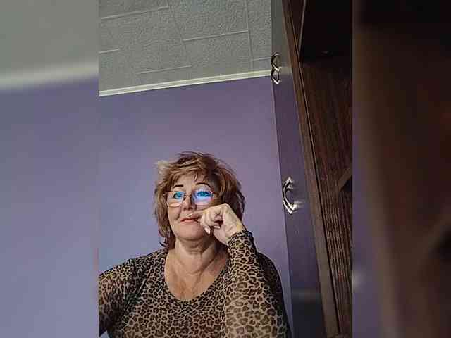 KarinkaSweet webcam