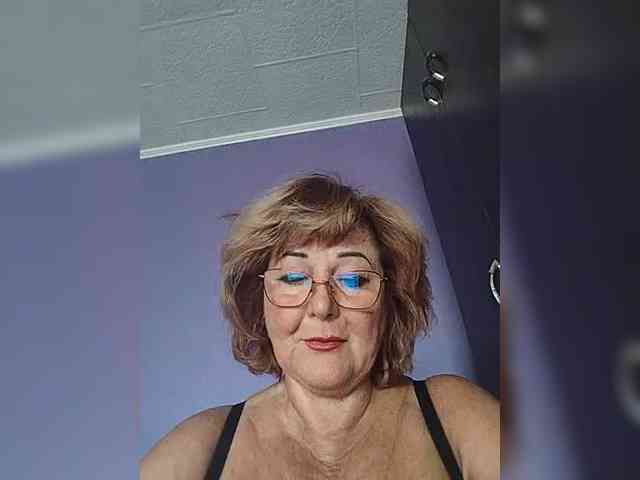 KarinkaSweet webcam