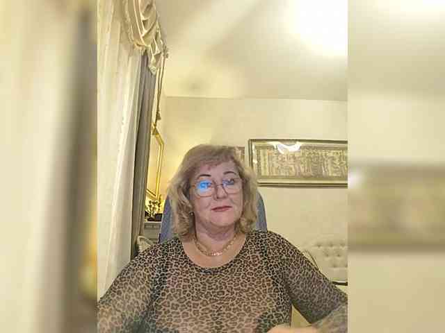 KarinkaSweet webcam