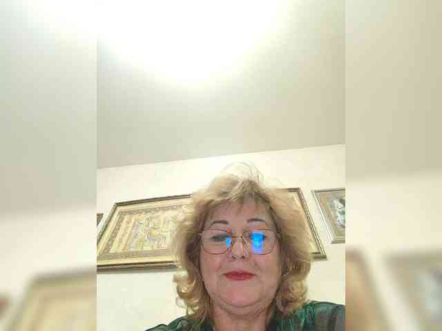 KarinkaSweet webcam
