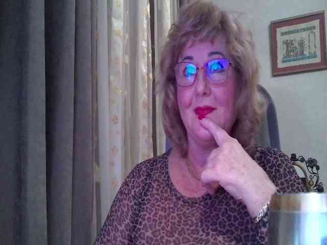 KarinkaSweet webcam