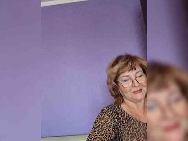 KarinkaSweet webcam
