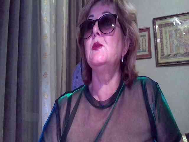 KarinkaSweet webcam