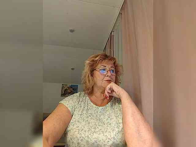 KarinkaSweet webcam