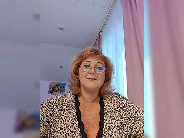 KarinkaSweet webcam
