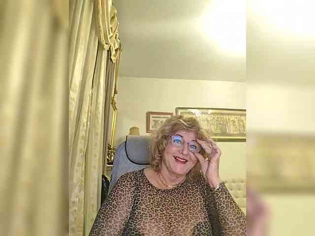 KarinkaSweet webcam