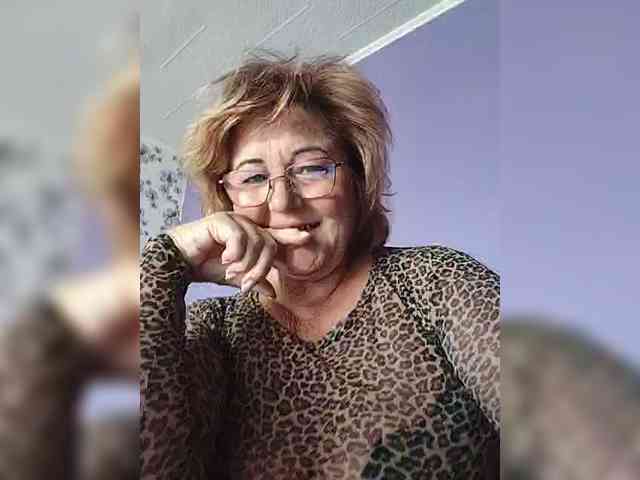 KarinkaSweet webcam