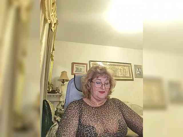 KarinkaSweet webcam