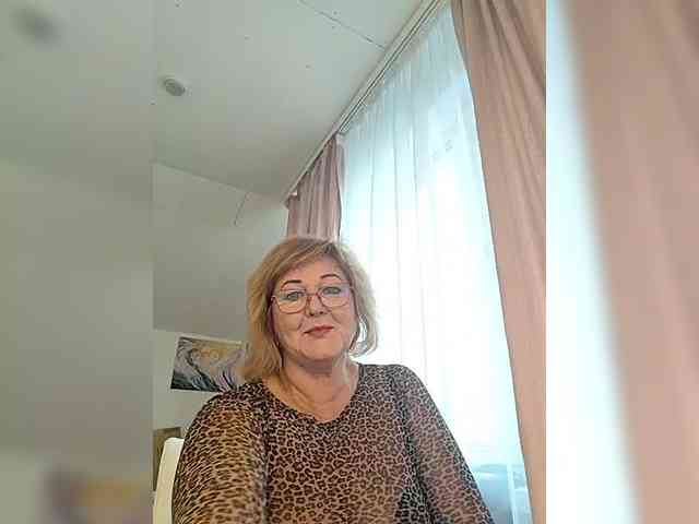 KarinkaSweet webcam