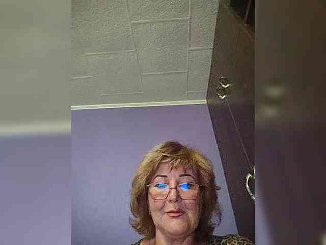KarinkaSweet webcam