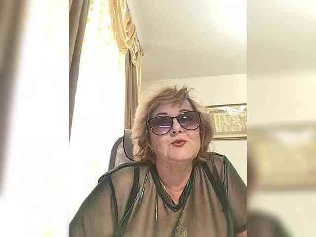 KarinkaSweet webcam