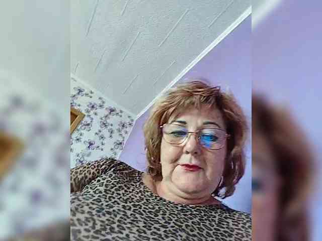 KarinkaSweet webcam