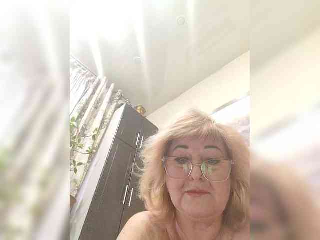KarinkaSweet webcam