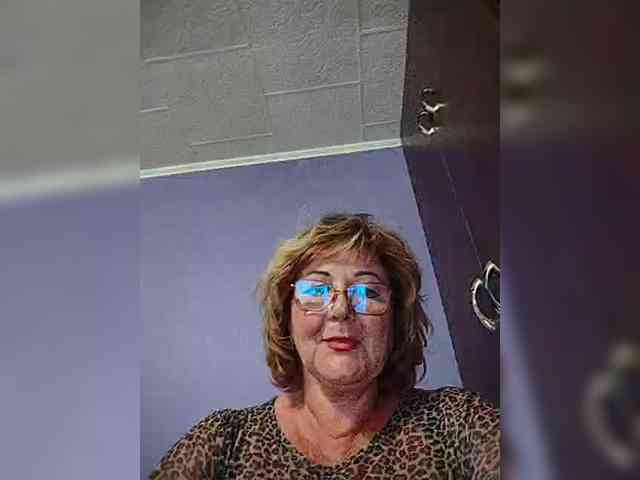 KarinkaSweet webcam