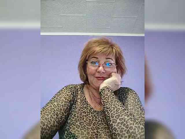 KarinkaSweet webcam