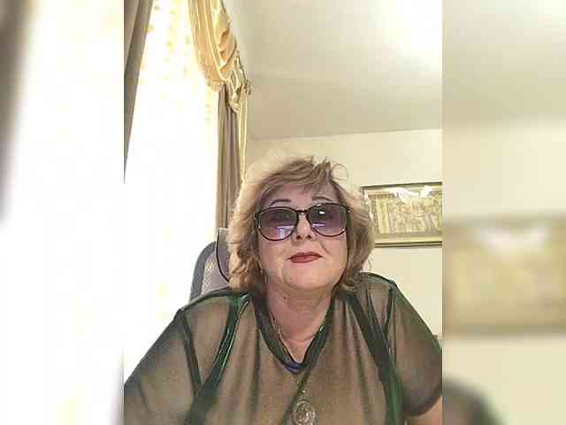 KarinkaSweet webcam