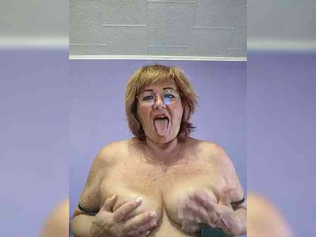 KarinkaSweet webcam